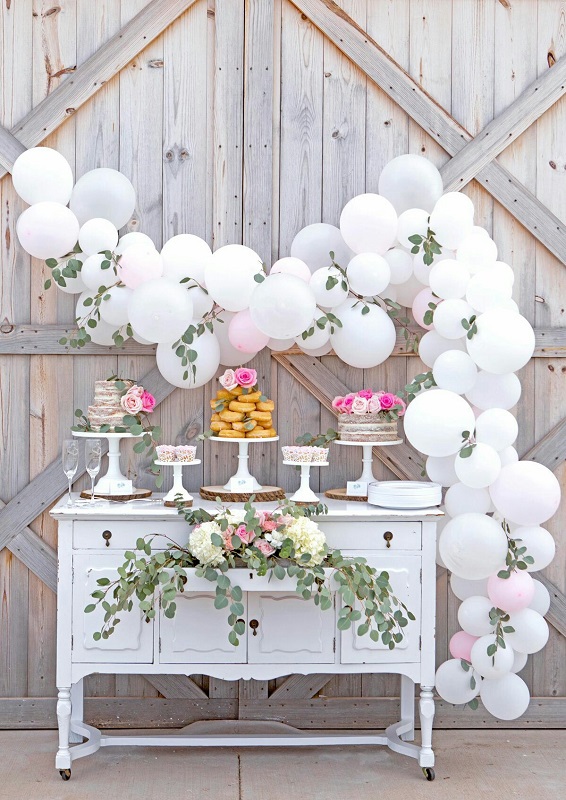 Заказать профессиональное оформление свадьбы воздушными шариками в интернет-магазине Onbaloon